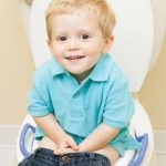 خون در ادرار کودکان و نوزادان نشانه چیست؟